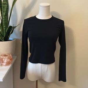 Aritzia Sunday Best  size medium, black long sleeve, thick material very soft